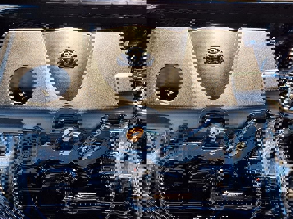 Used 2020 Toyota Camry XSE image 17