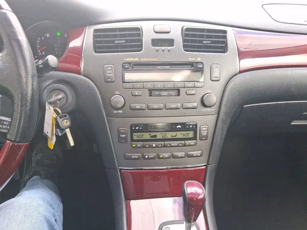 Used 2004 Lexus ES 330 image 14