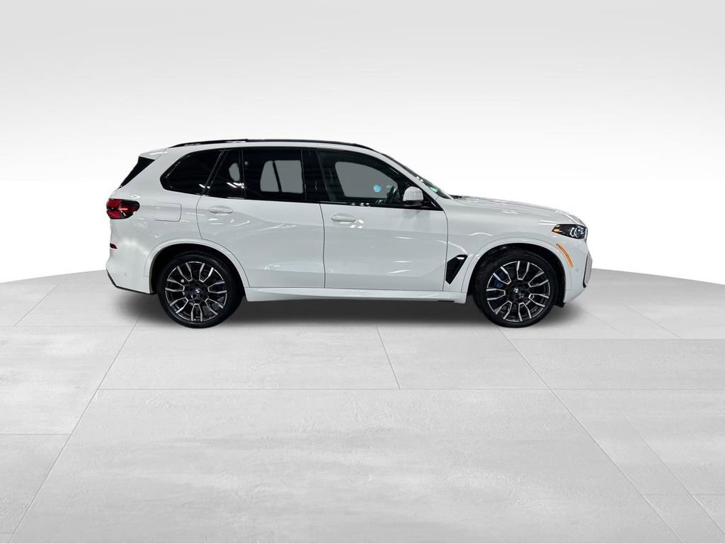 Used 2024 BMW X5 xDrive40i w/ M Sport Package image 6