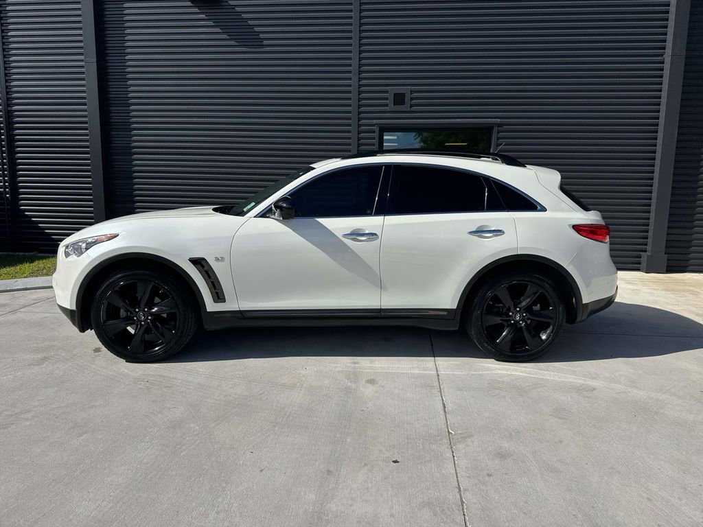 Used 2017 INFINITI QX70 2WD w/ Premium Package image 2
