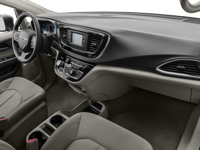 Used 2017 Chrysler Pacifica Touring FWD image 19