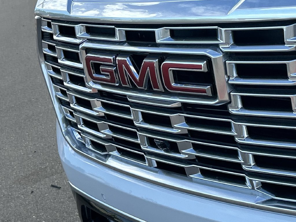 New 2027 GMC Yukon Denali w/ Advanced Technology Package AWD/4WD image 32