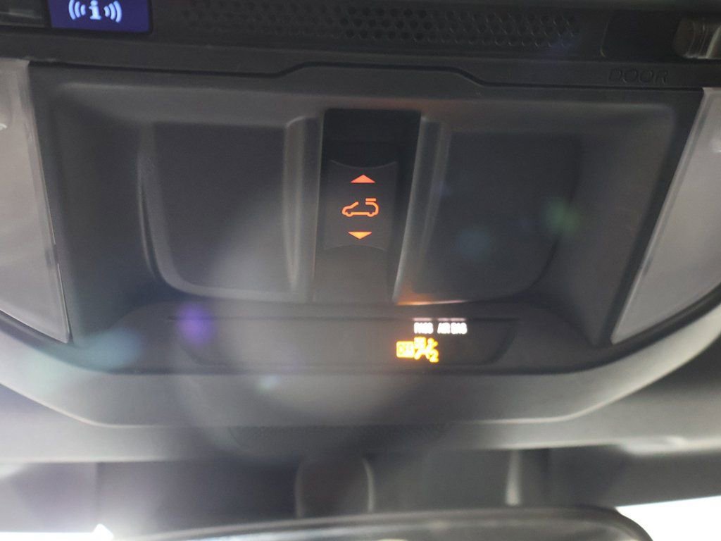 Used 2025 Subaru Forester Premium image 34