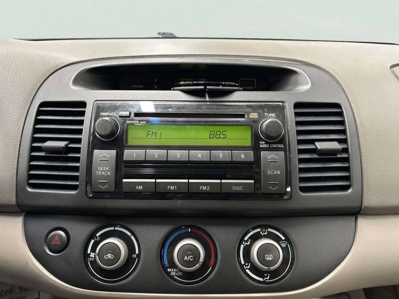 Used 2005 Toyota Camry LE image 23