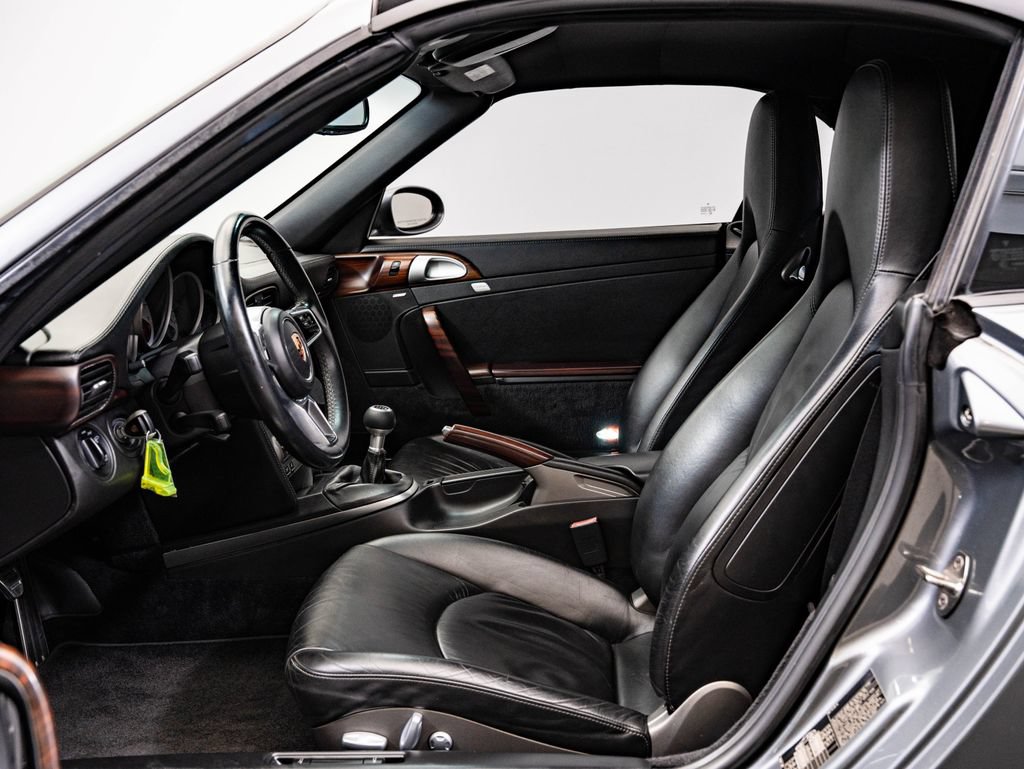 Used 2006 Porsche 911 Carrera S RWD image 5