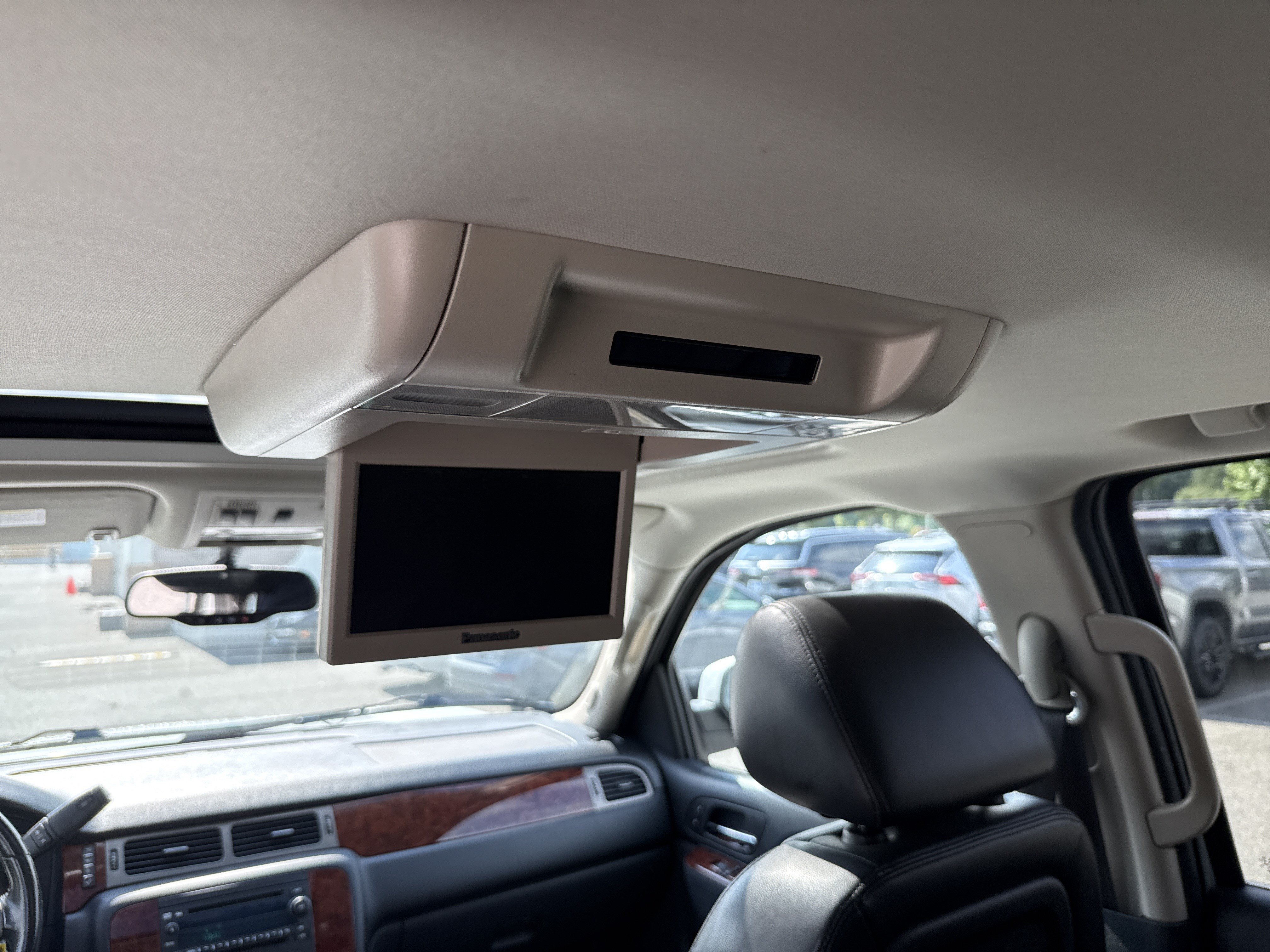Used 2013 Chevrolet Tahoe LT w/ Luxury Package RWD image 28