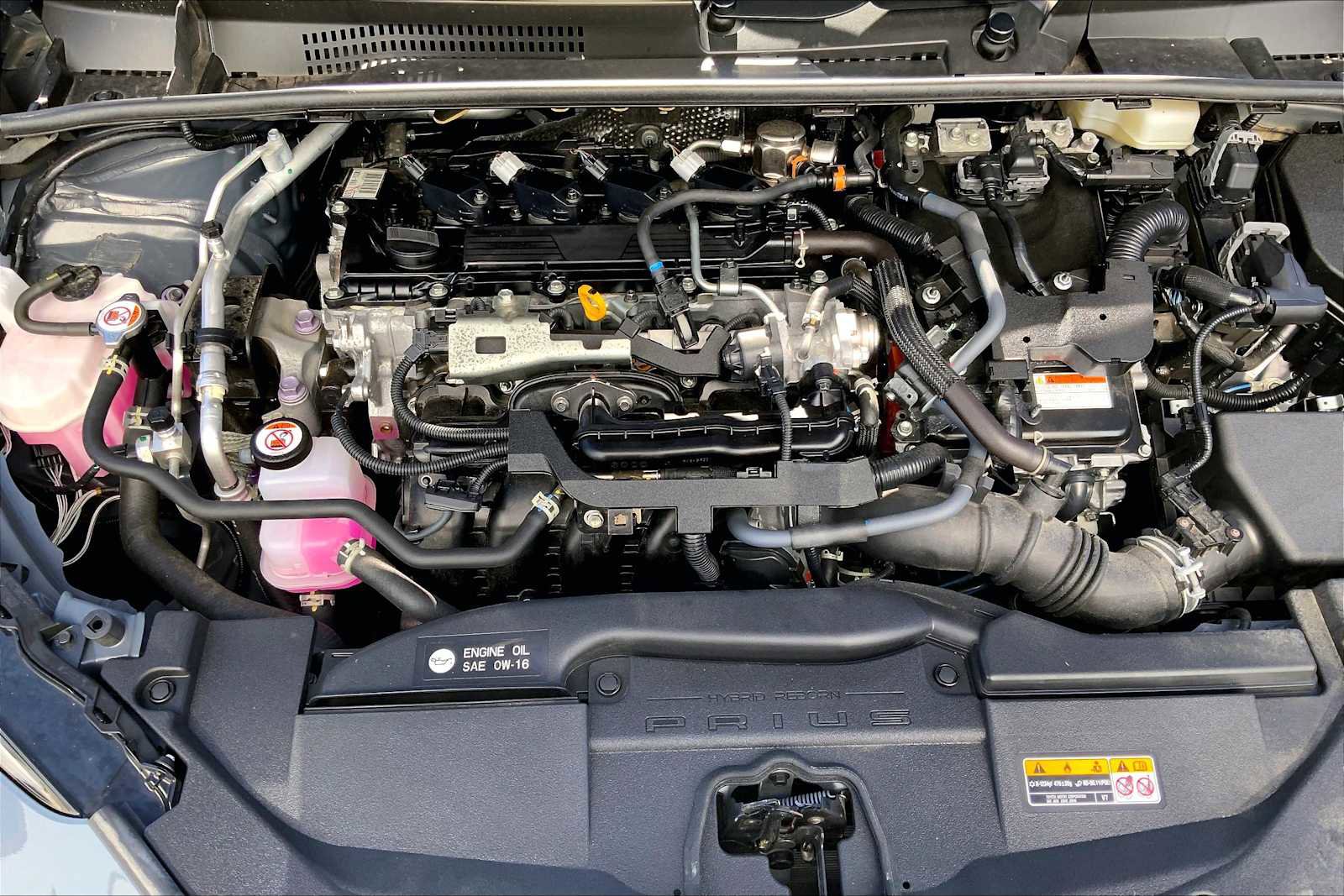 Used 2023 Toyota Prius LE AWD/4WD image 30