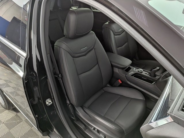 Certified 2025 Cadillac XT5 Premium Luxury w/ LPO, Floor Liner Package image 32