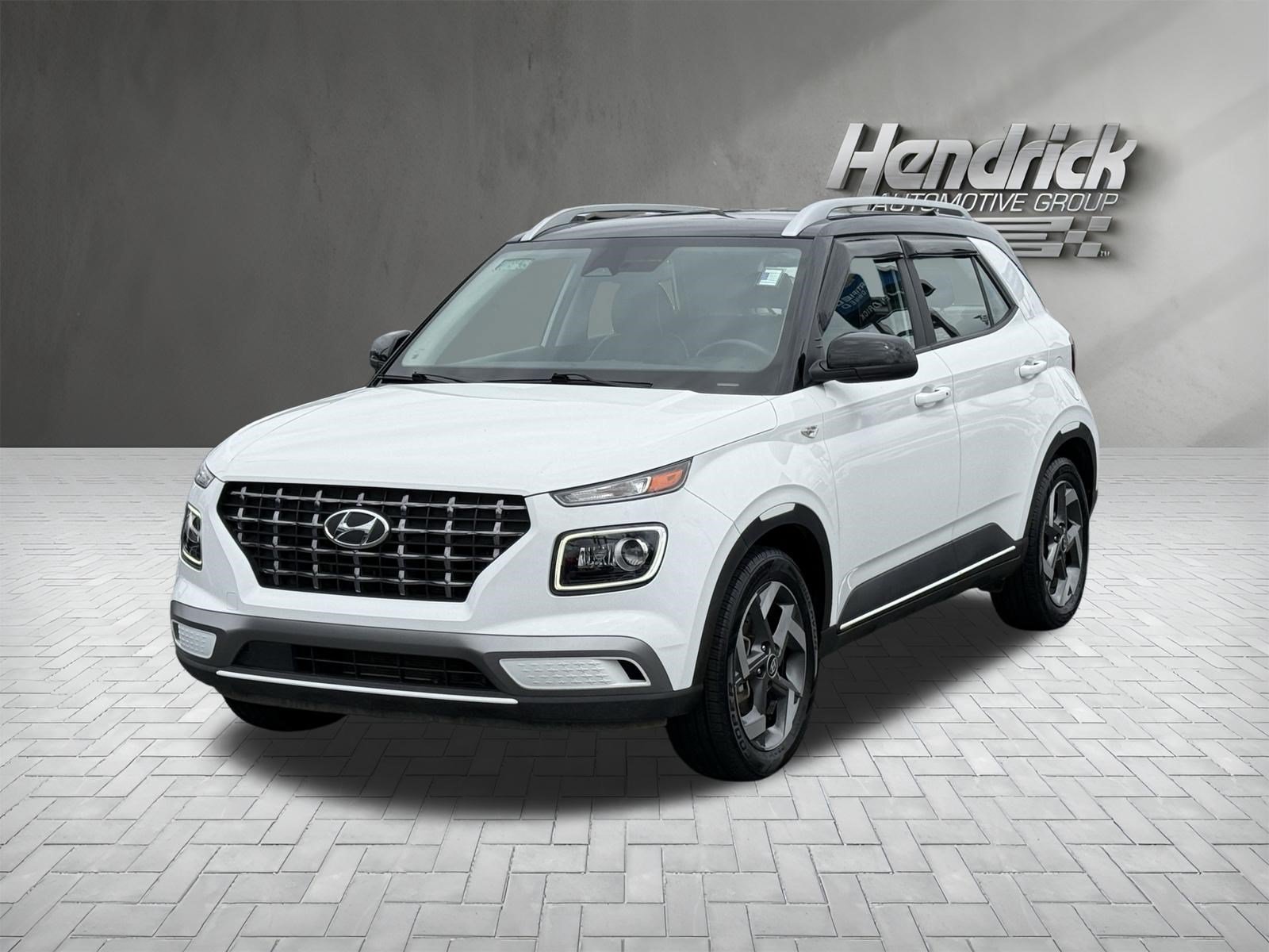 Used 2024 Hyundai Venue Limited FWD image 5