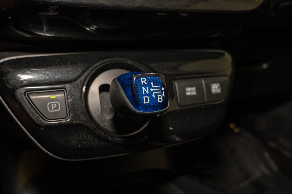 Used 2021 Toyota Prius LE image 14