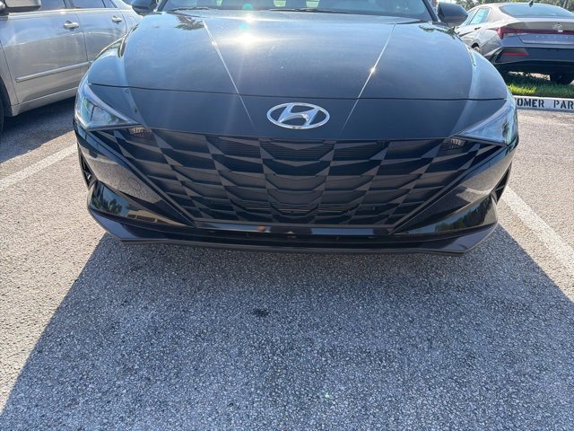 Used 2023 Hyundai Elantra SEL image 2