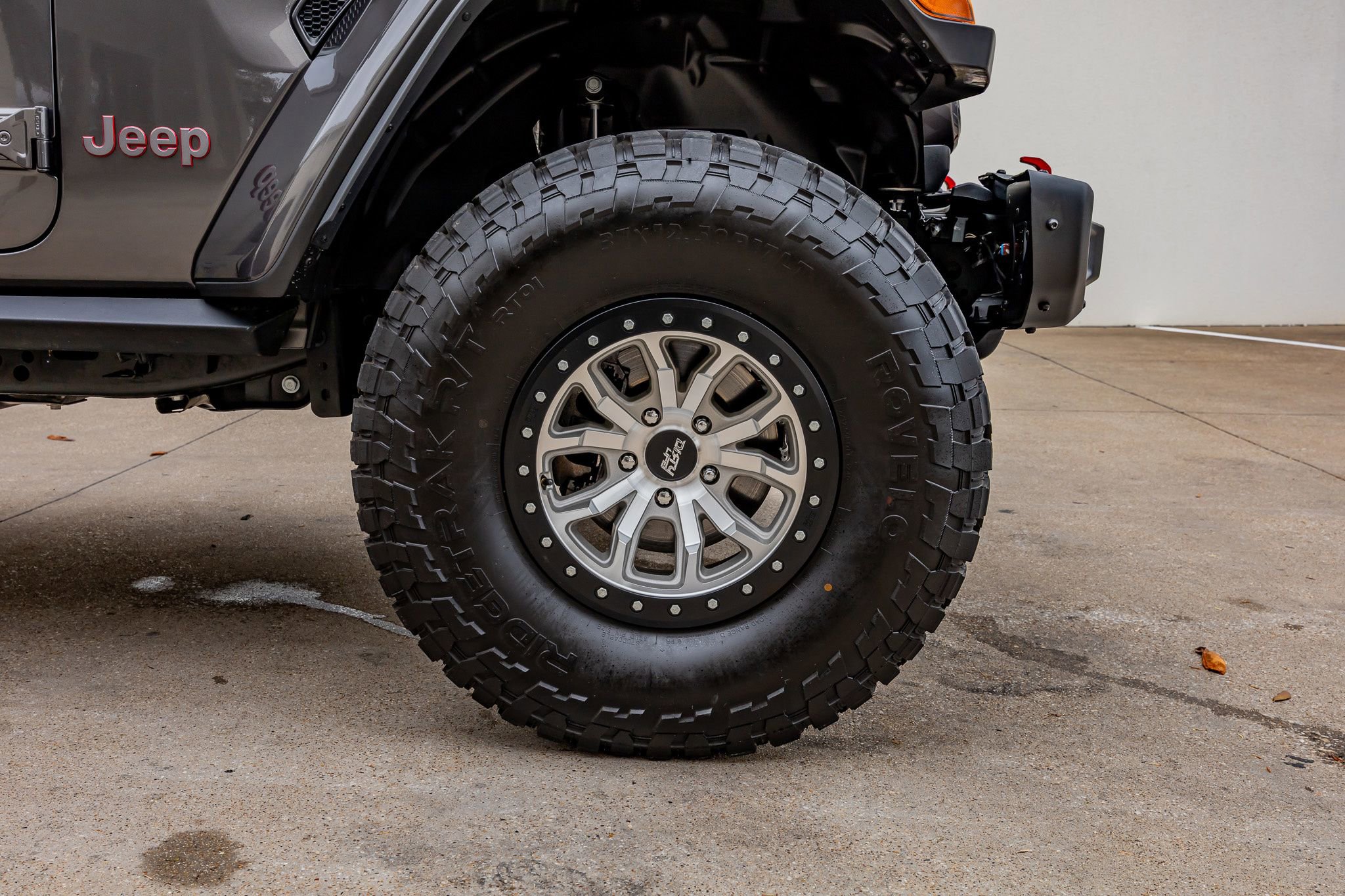 Used 2024 Jeep Gladiator Rubicon AWD/4WD image 11