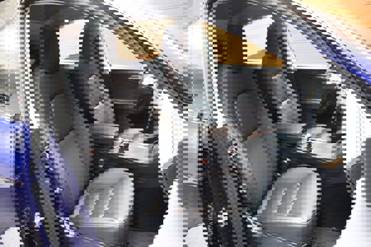 Used 2024 Tesla Model Y Performance image 40