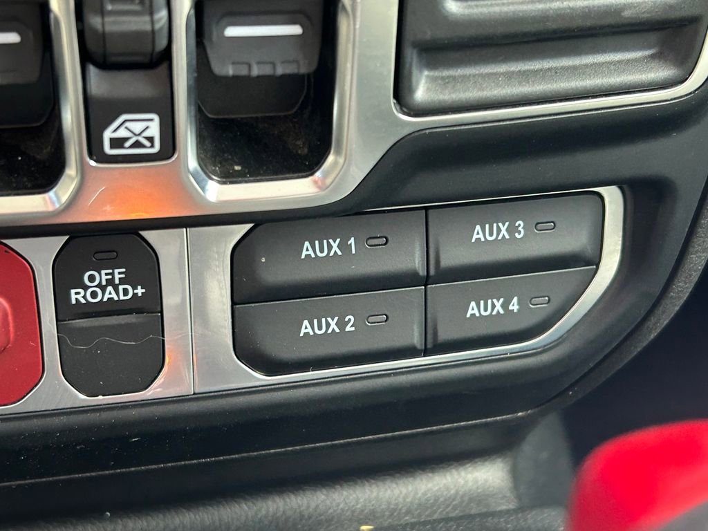 Used 2024 Jeep Gladiator Mojave w/ Safety Group image 32