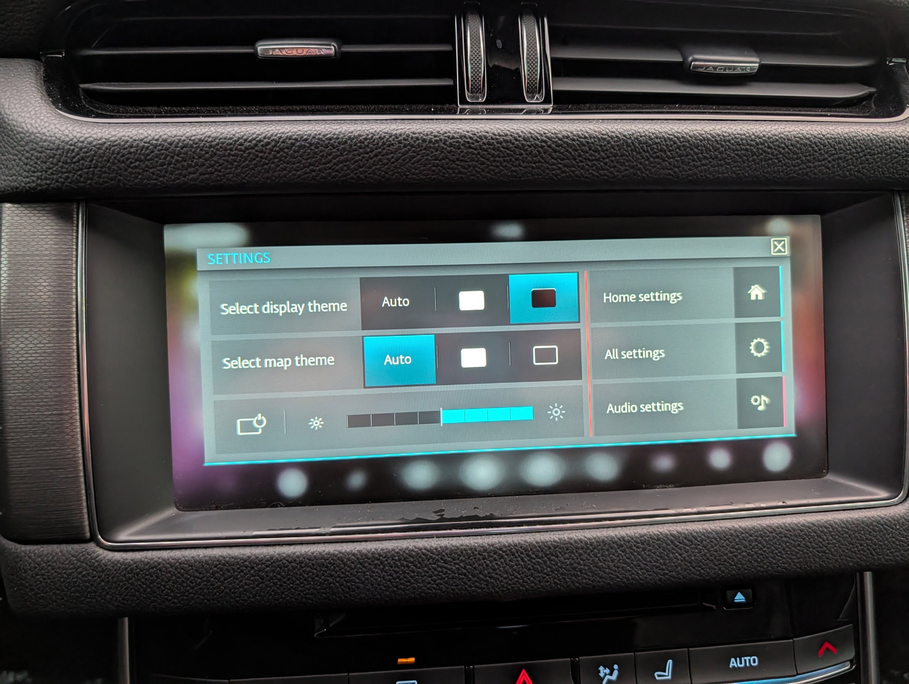 Used 2018 Jaguar XF S image 59