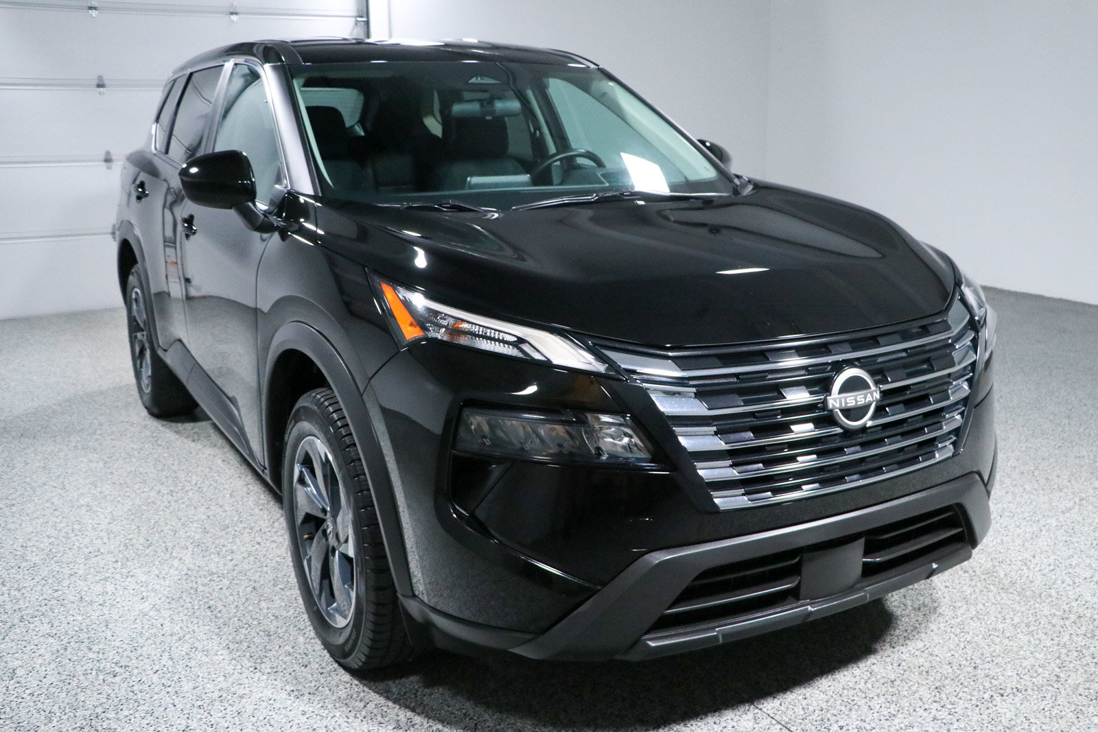 Used 2024 Nissan Rogue SV AWD/4WD image 5
