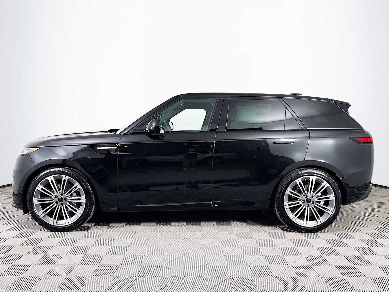 New 2026 Land Rover Range Rover Sport Dynamic SE AWD/4WD image 8