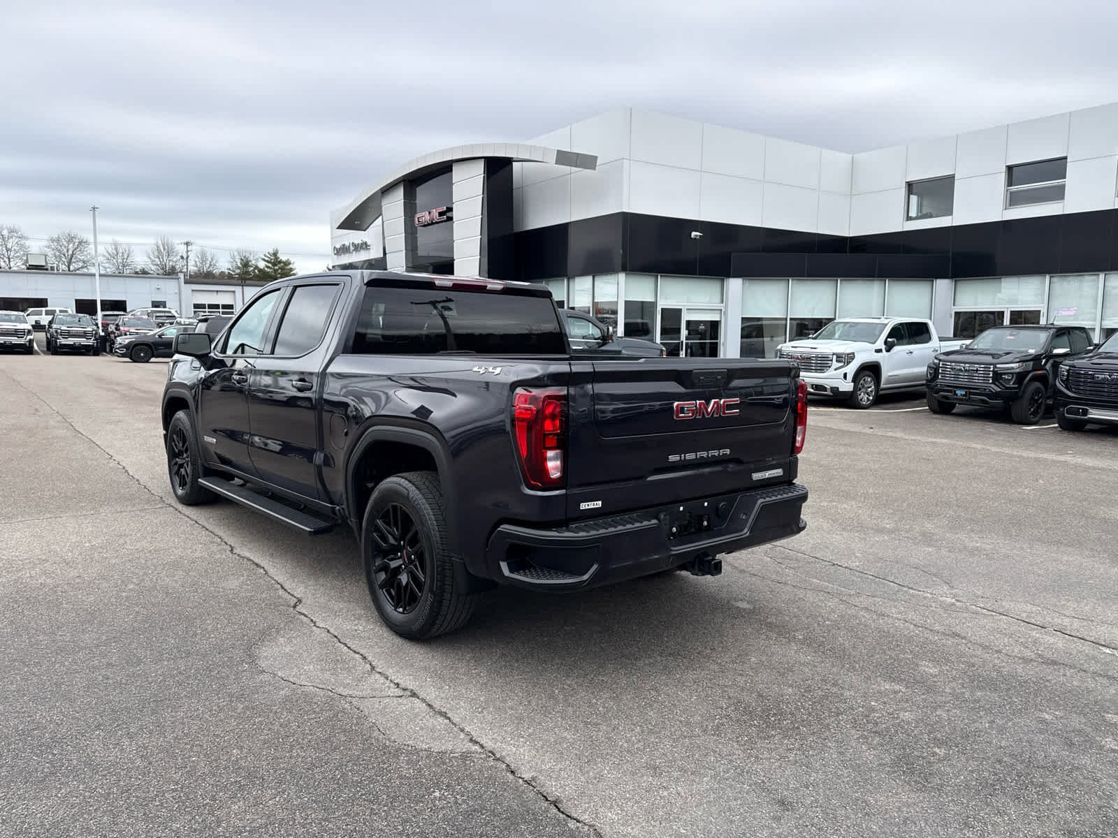 Used 2022 GMC Sierra 1500 Elevation AWD/4WD image 3