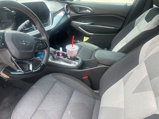 Used 2024 Chevrolet Trax RS FWD image 14