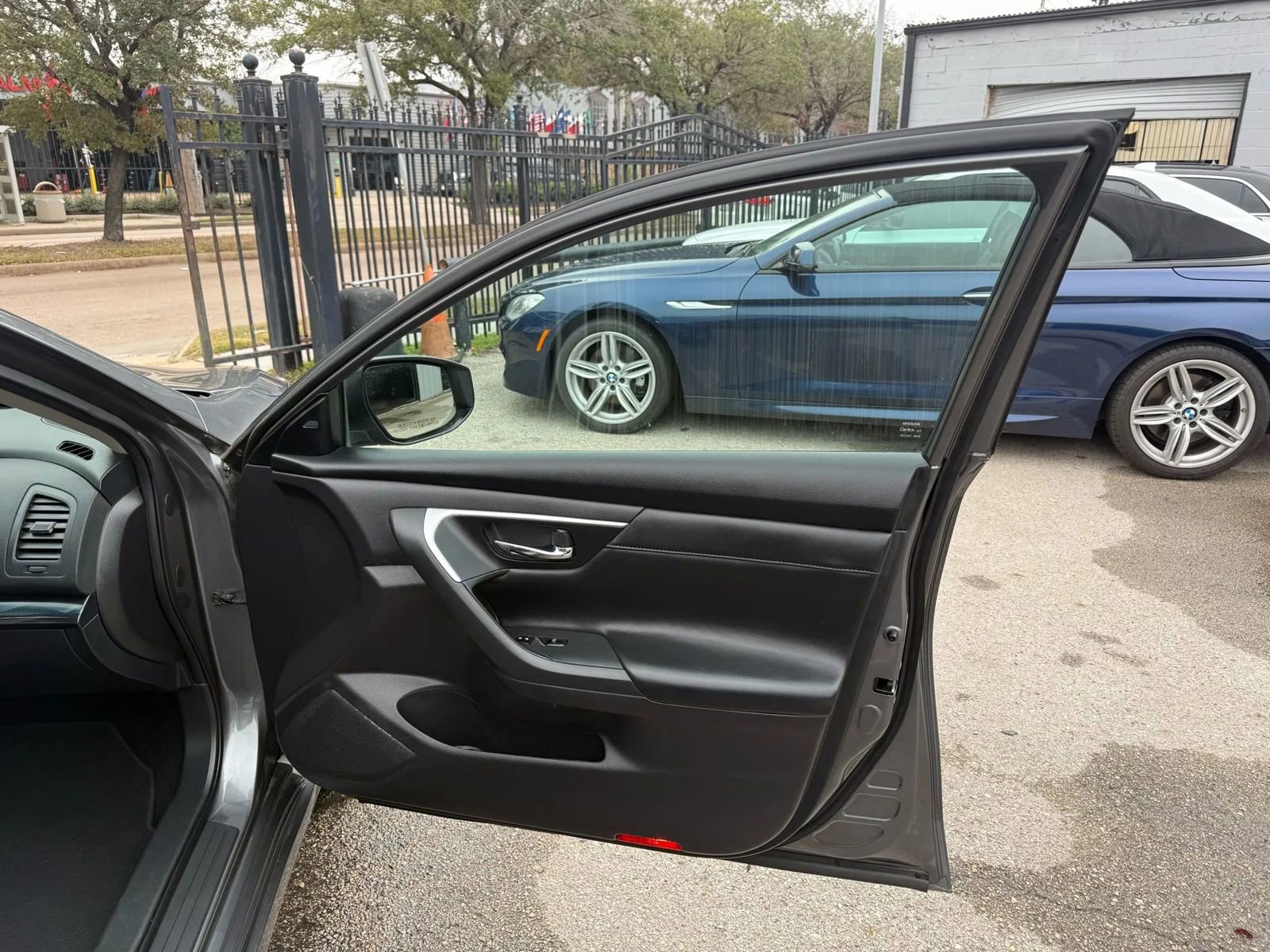 Used 2017 Nissan Altima 2.5 SL w/ Moonroof Package image 8