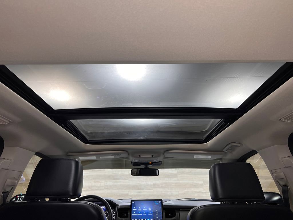 Used 2024 Ford Expedition XLT image 18