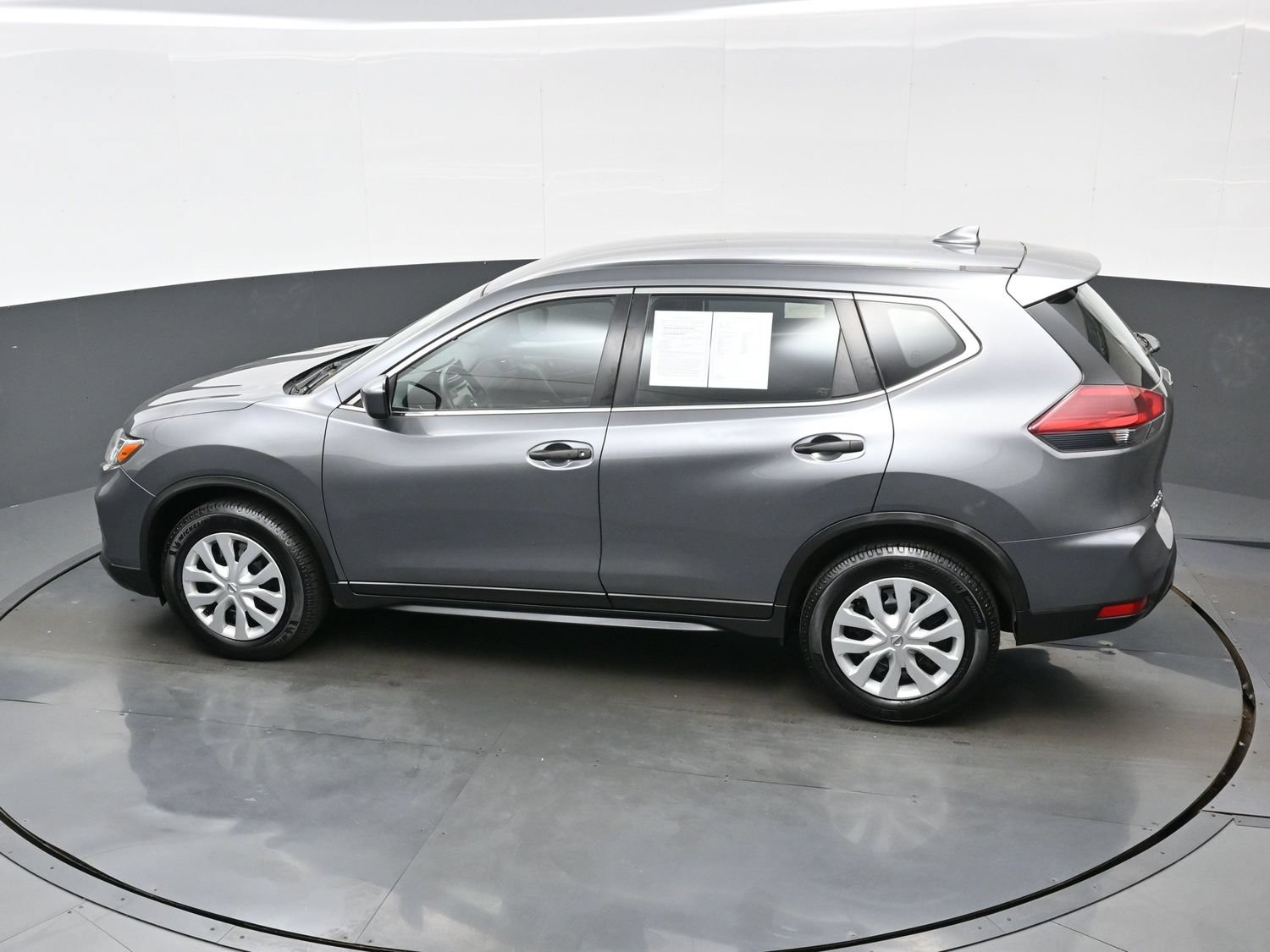 Used 2020 Nissan Rogue S FWD image 34