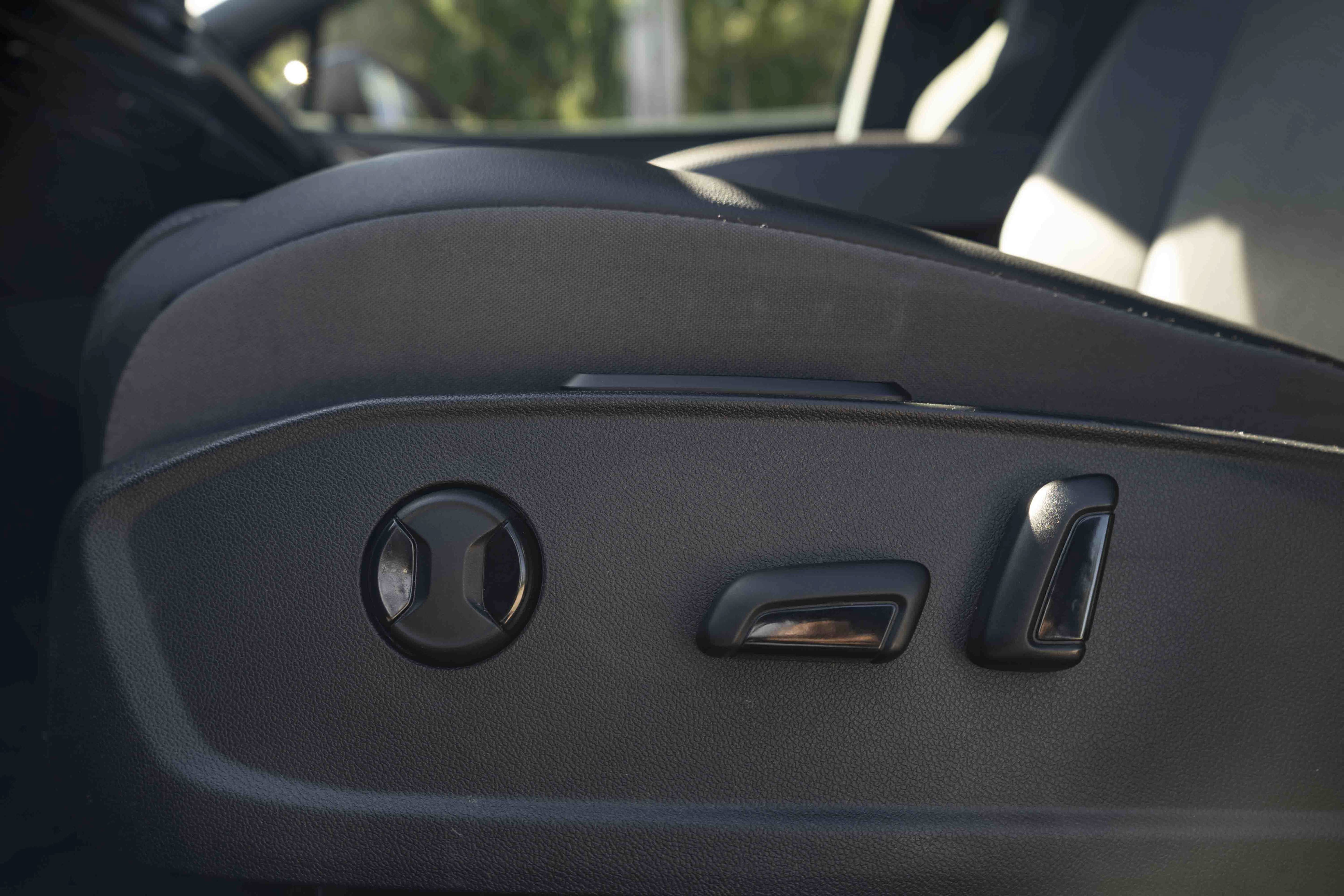Certified 2023 Volkswagen ID.4 S RWD image 33
