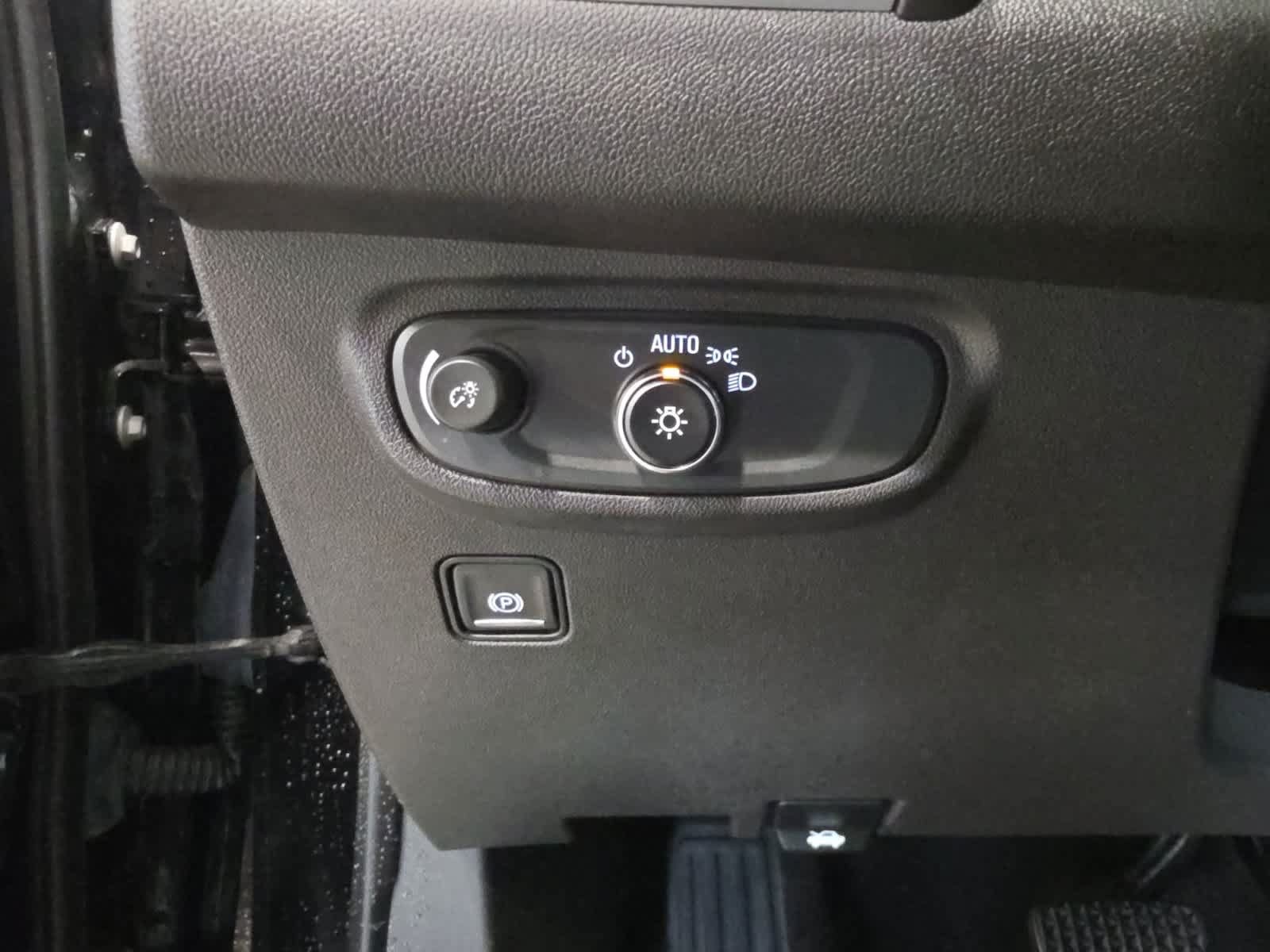 Used 2023 GMC Terrain SLE FWD image 20