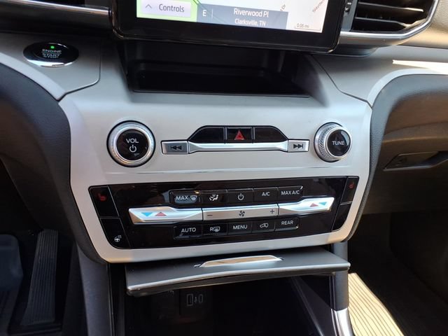 Used 2020 Ford Explorer XLT w/ Equipment Group 202A AWD/4WD image 19