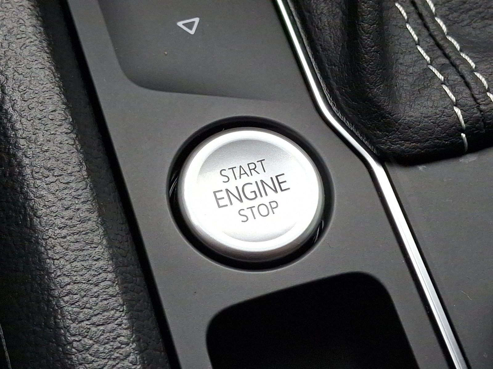 Certified 2023 Volkswagen Atlas Cross Sport SE image 26