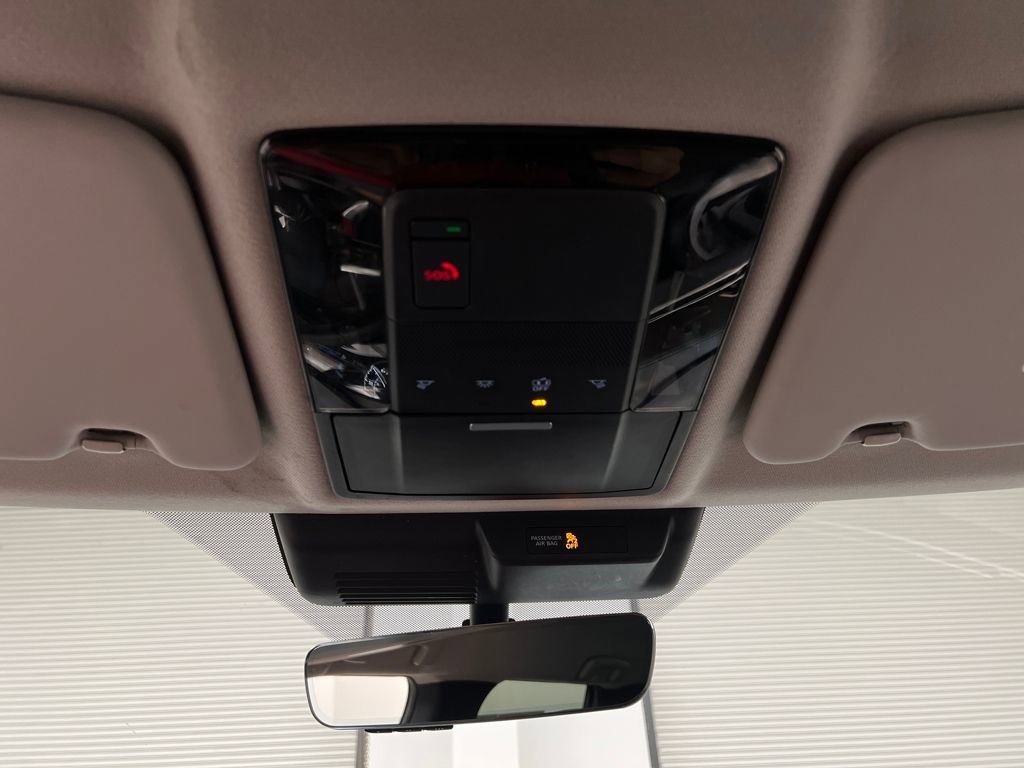 Used 2025 Mitsubishi Outlander SE image 61