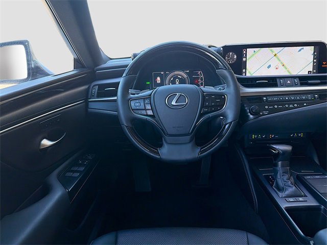 Used 2019 Lexus ES 300h image 16