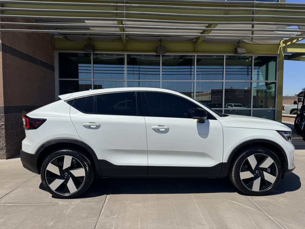 Used 2023 Volvo C40 P8 Recharge Ultimate AWD/4WD image 9