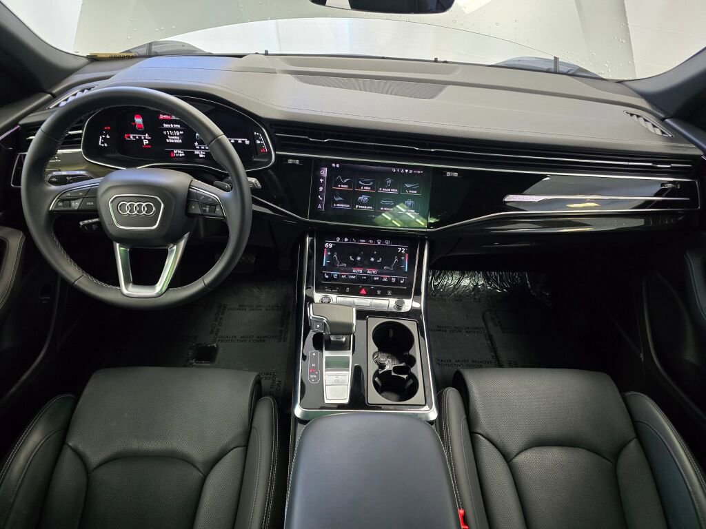 Used 2024 Audi Q8 Prestige w/ Prestige Package image 17