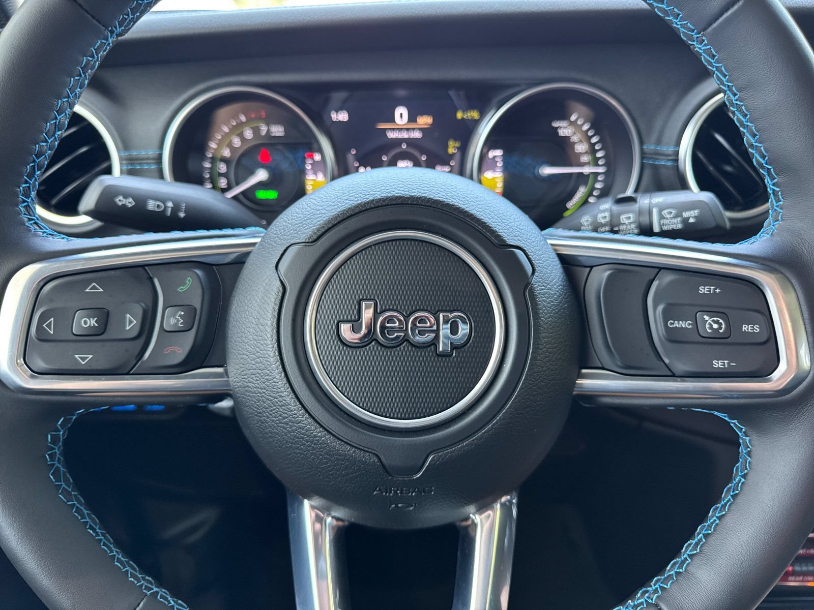 New 2023 Jeep Wrangler Unlimited Rubicon 4xe w/ Cold Weather Group AWD/4WD image 24
