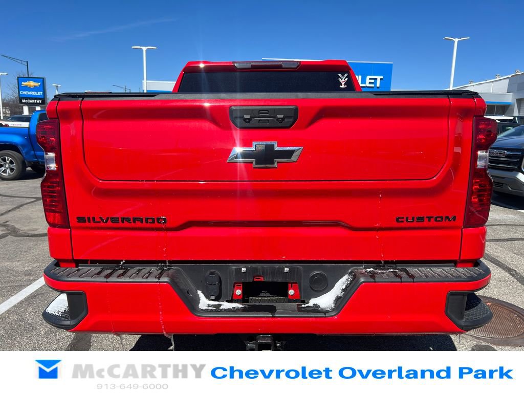 Used 2024 Chevrolet Silverado 1500 Custom w/ Turbomax Blackout Package image 4