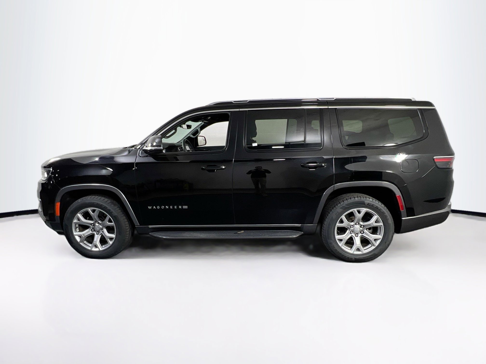 Used 2022 Jeep Wagoneer Series II AWD/4WD image 8