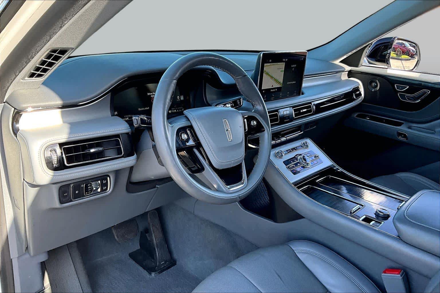 Used 2020 Lincoln Aviator Reserve w/ Equipment Group 201A RWD image 16