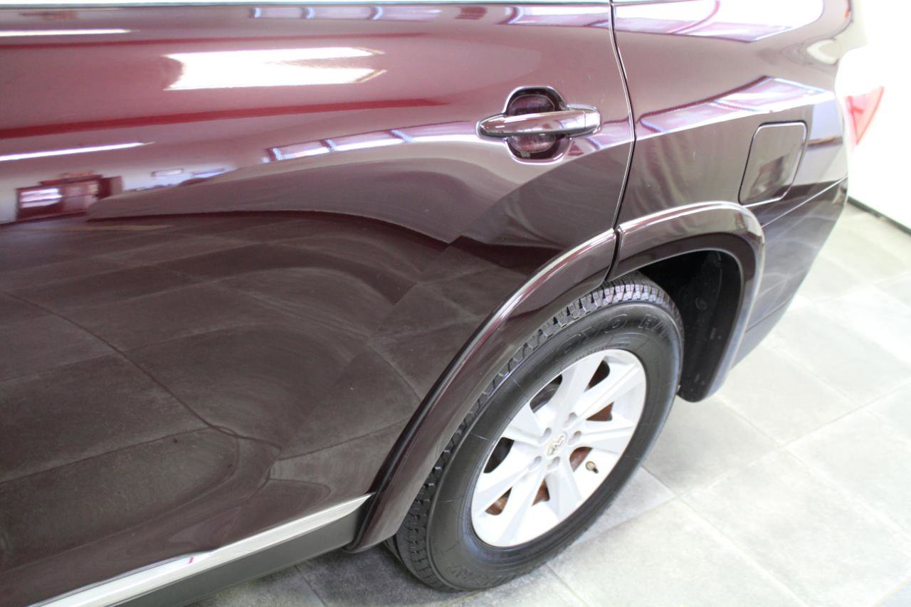 Used 2013 Toyota Highlander SE FWD image 35