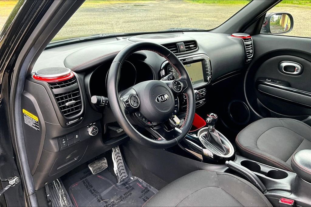 Used 2015 Kia Soul + FWD image 18