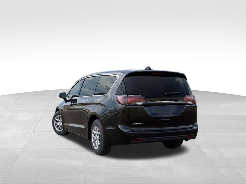 Used 2026 Chrysler Voyager LX FWD image 4