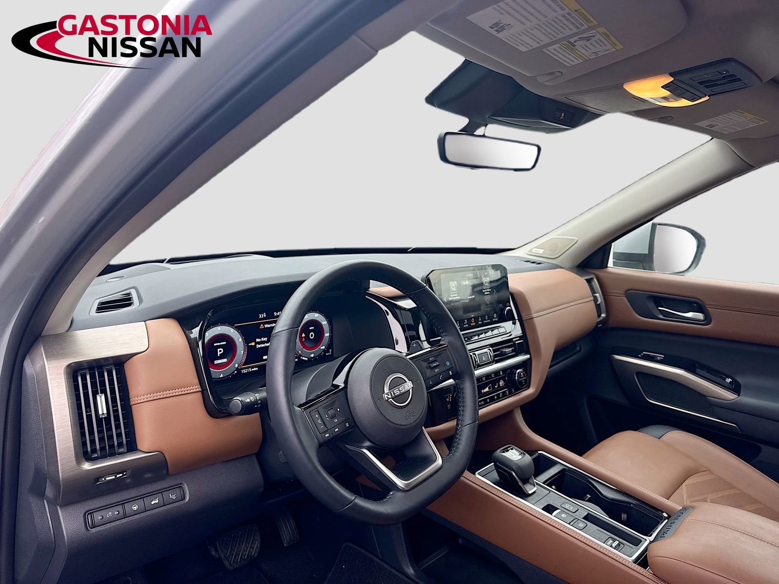 Used 2025 Nissan Pathfinder Platinum w/ Cargo Package image 11