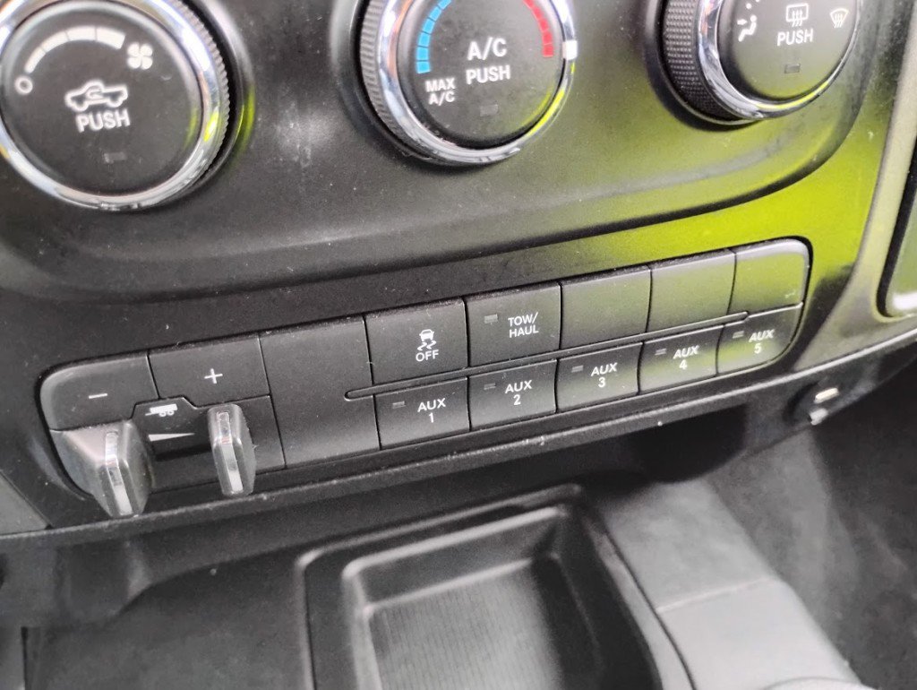 Used 2018 RAM 2500 Tradesman w/ Chrome Appearance Group image 11