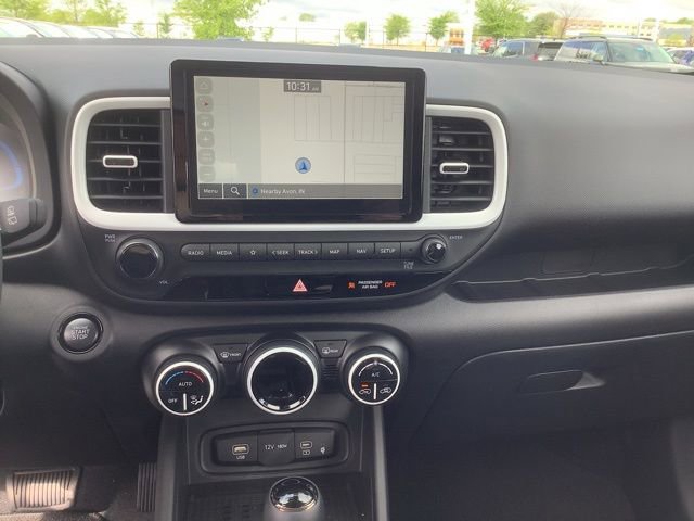 Certified 2025 Hyundai Venue Limited image 18