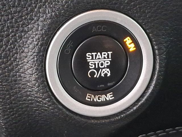 Used 2015 Dodge Challenger R/T Plus image 28