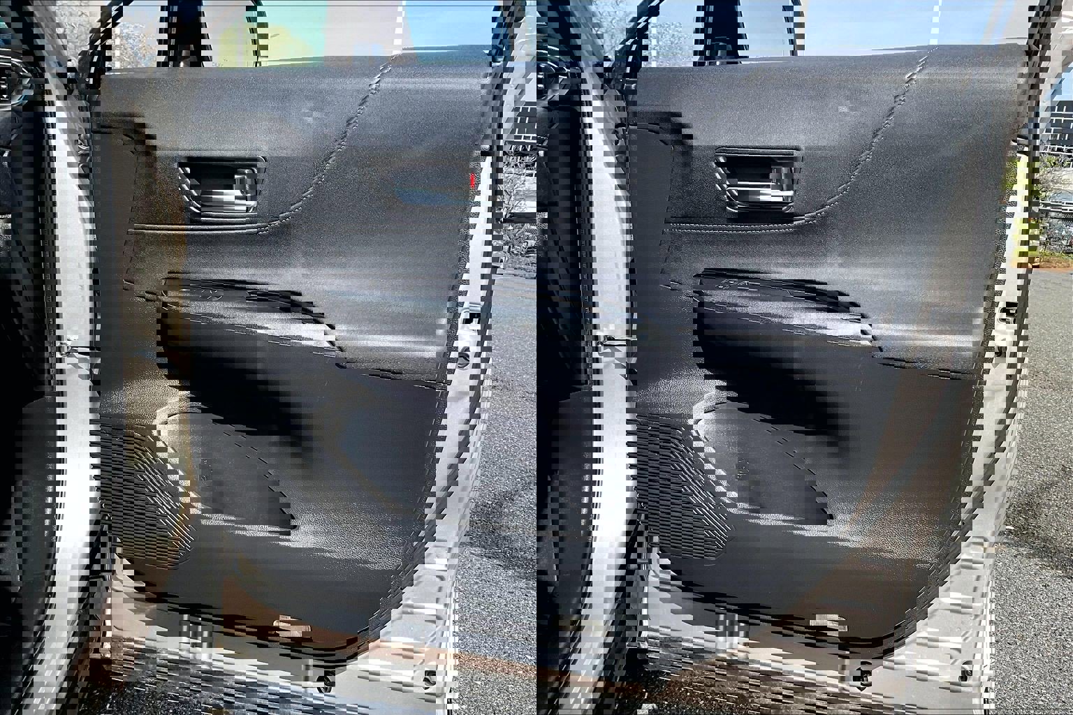 Used 2021 Toyota Venza LE image 22