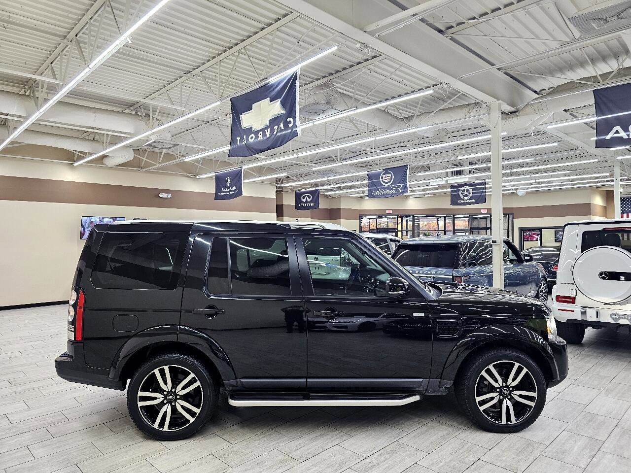 Used 2016 Land Rover LR4 HSE LUX image 5