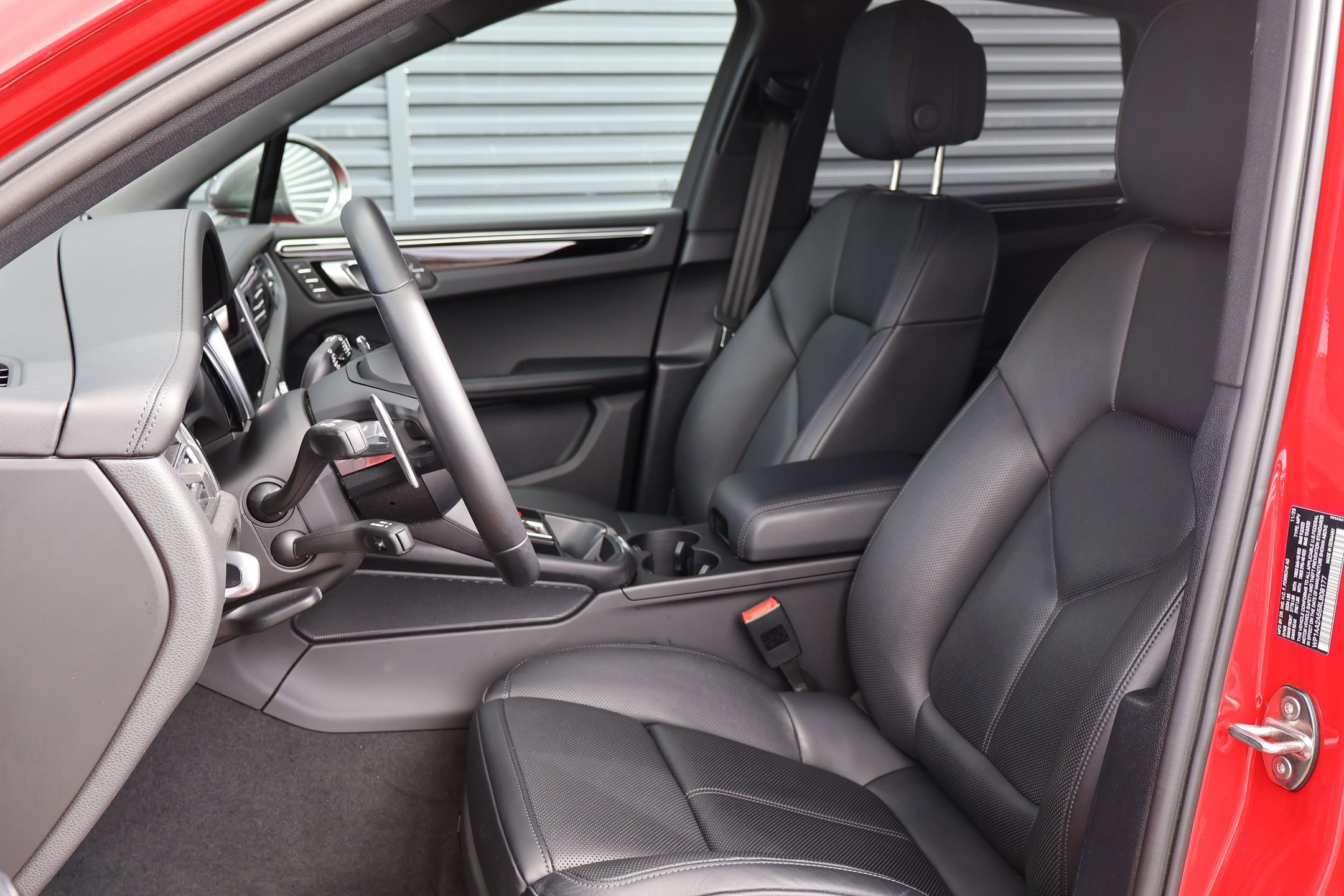 Used 2024 Porsche Macan Turbo image 5