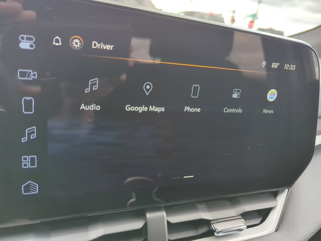 Used 2025 Chevrolet Equinox LT w/ Safety and Technology Package AWD/4WD image 16