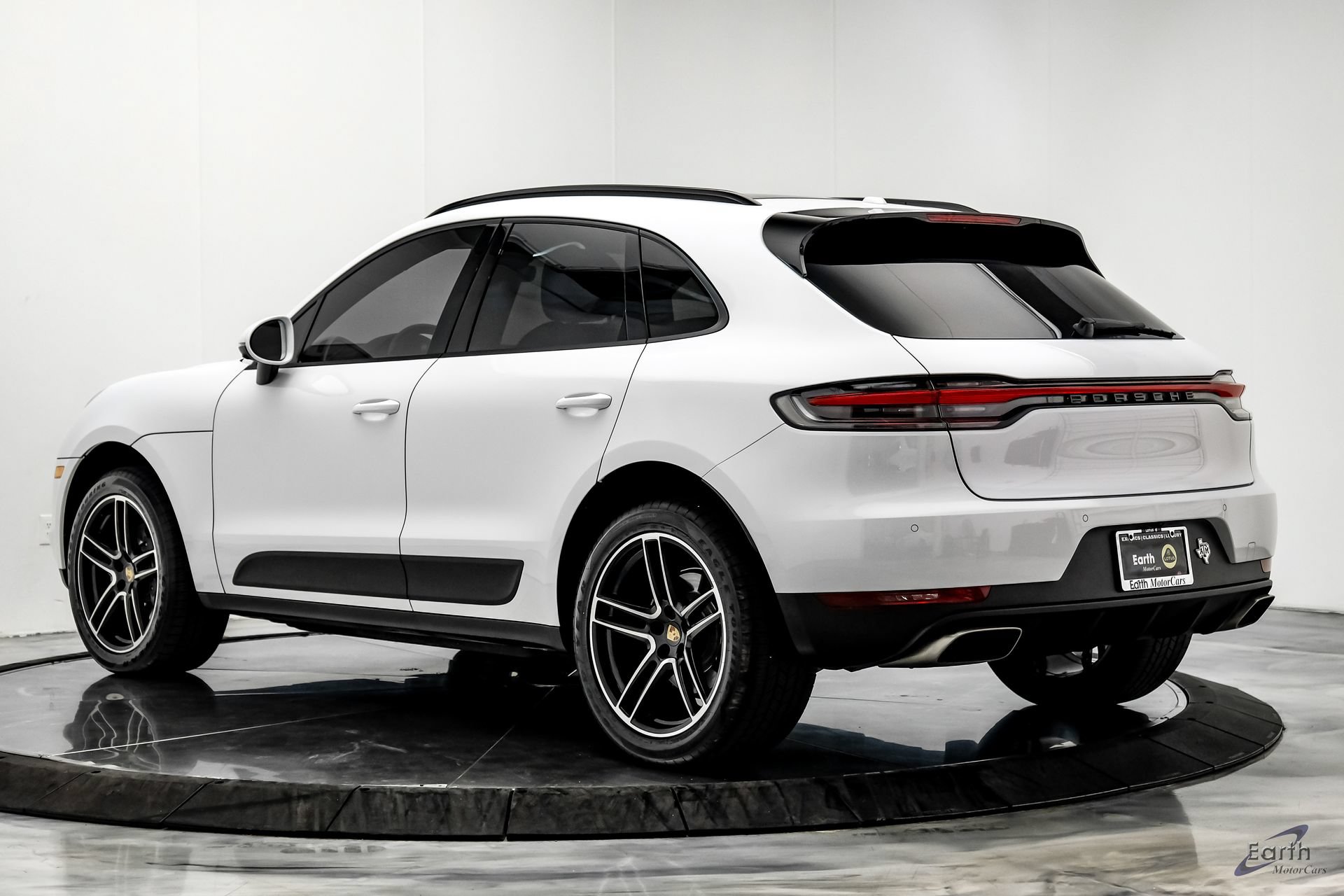 Used 2021 Porsche Macan AWD/4WD image 10
